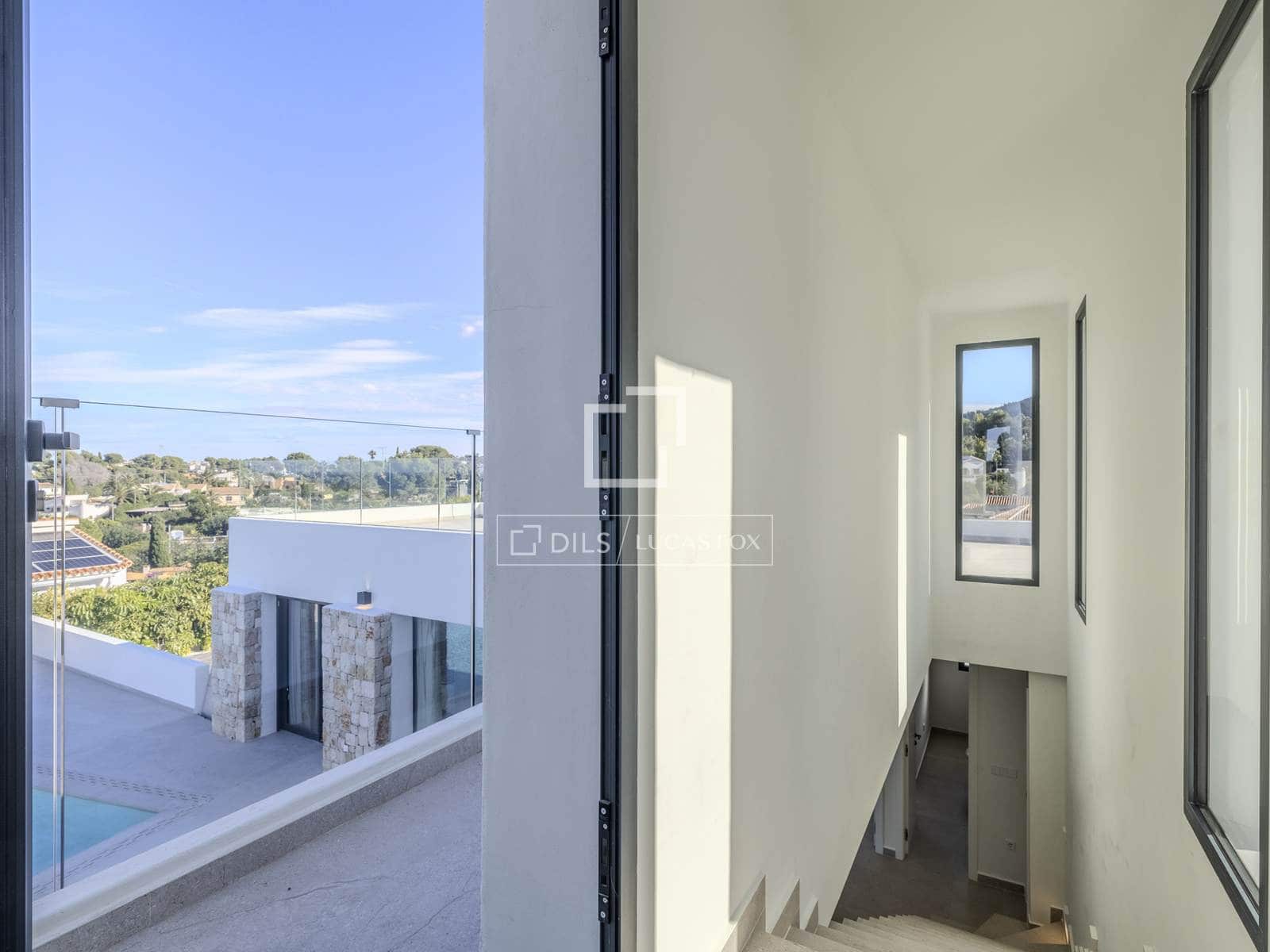 4 slaapkamer Villa te koop in Denia met zwembad garage - € 1.795.000 (Ref: 9635017)