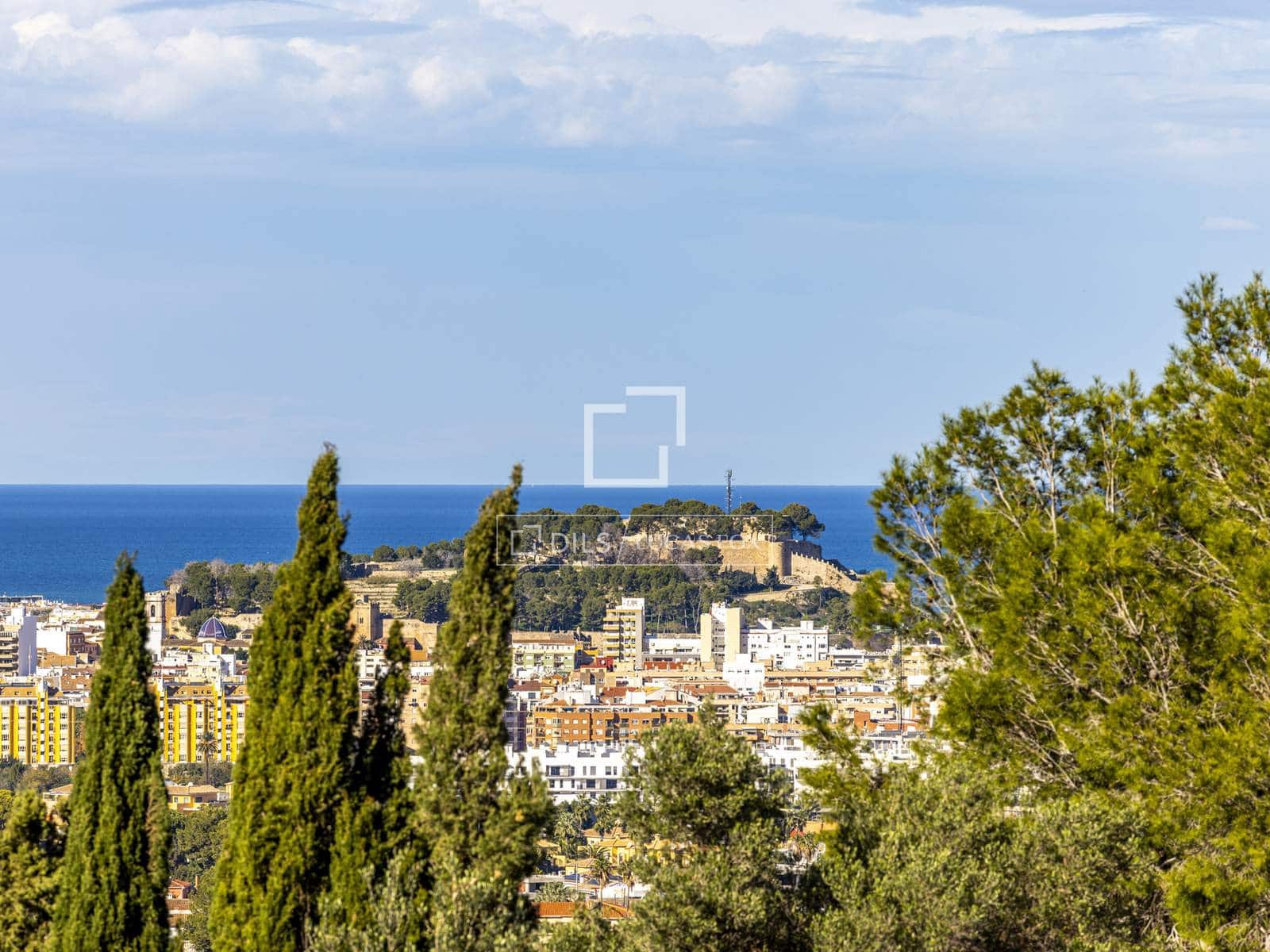 4 slaapkamer Villa te koop in Denia met zwembad garage - € 1.795.000 (Ref: 9635017)