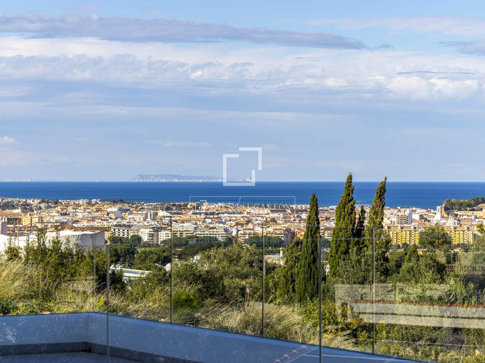 4 slaapkamer Villa te koop in Denia met zwembad garage - € 1.795.000 (Ref: 9635017)