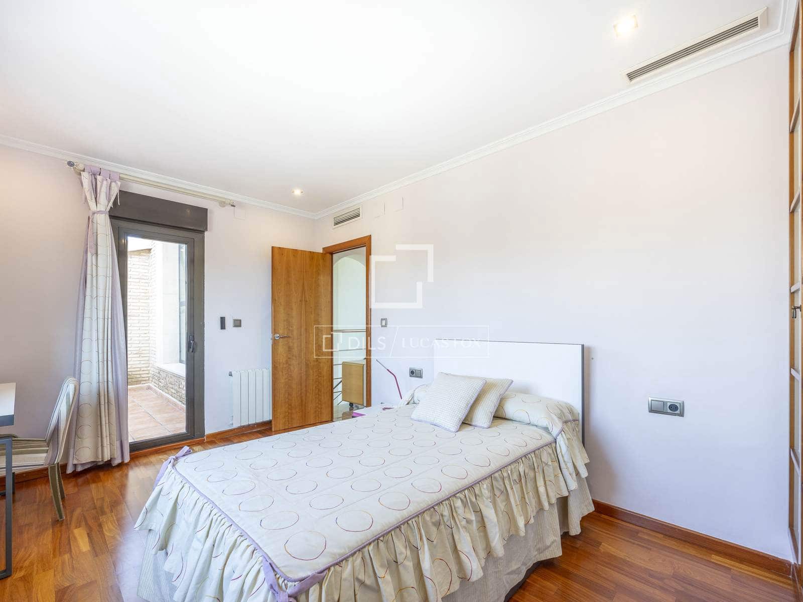 6 slaapkamer Villa te koop in San Antonio de Benageber met zwembad garage - € 1.800.000 (Ref: 9635020)