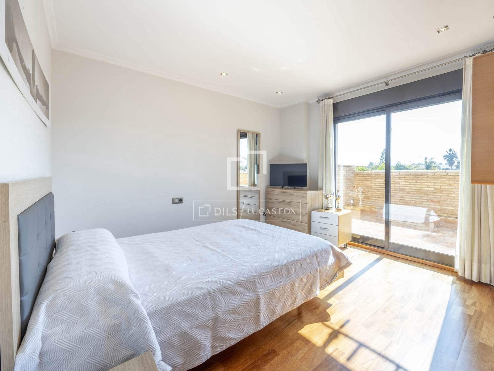 6 slaapkamer Villa te koop in San Antonio de Benageber met zwembad garage - € 1.800.000 (Ref: 9635020)