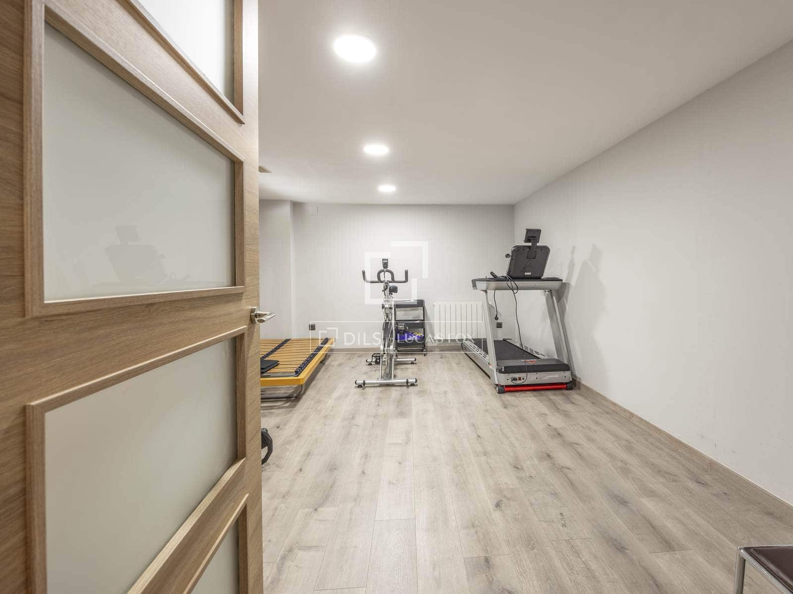 6 slaapkamer Villa te koop in San Antonio de Benageber met zwembad garage - € 1.800.000 (Ref: 9635020)