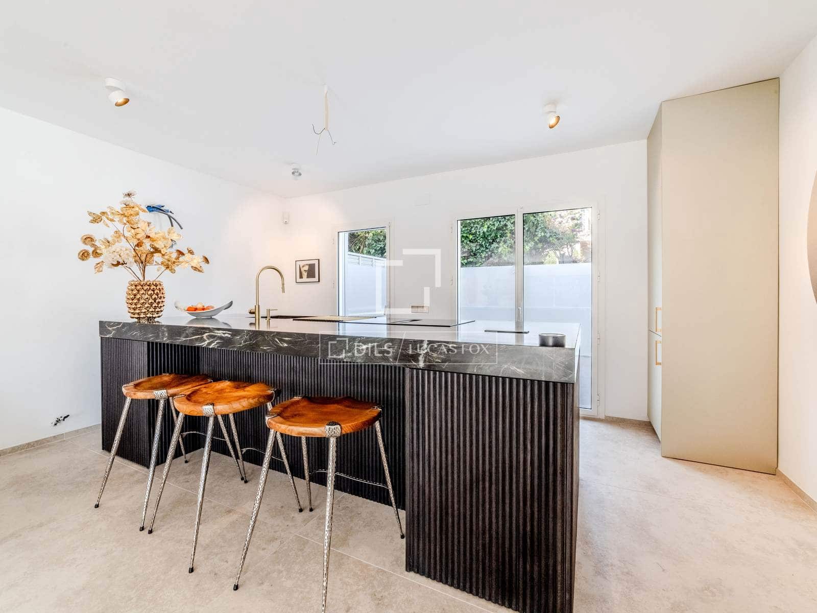 4 soverom Villa til salgs i Sitges med svømmebasseng garasje - € 1 295 000 (Ref: 9635022)