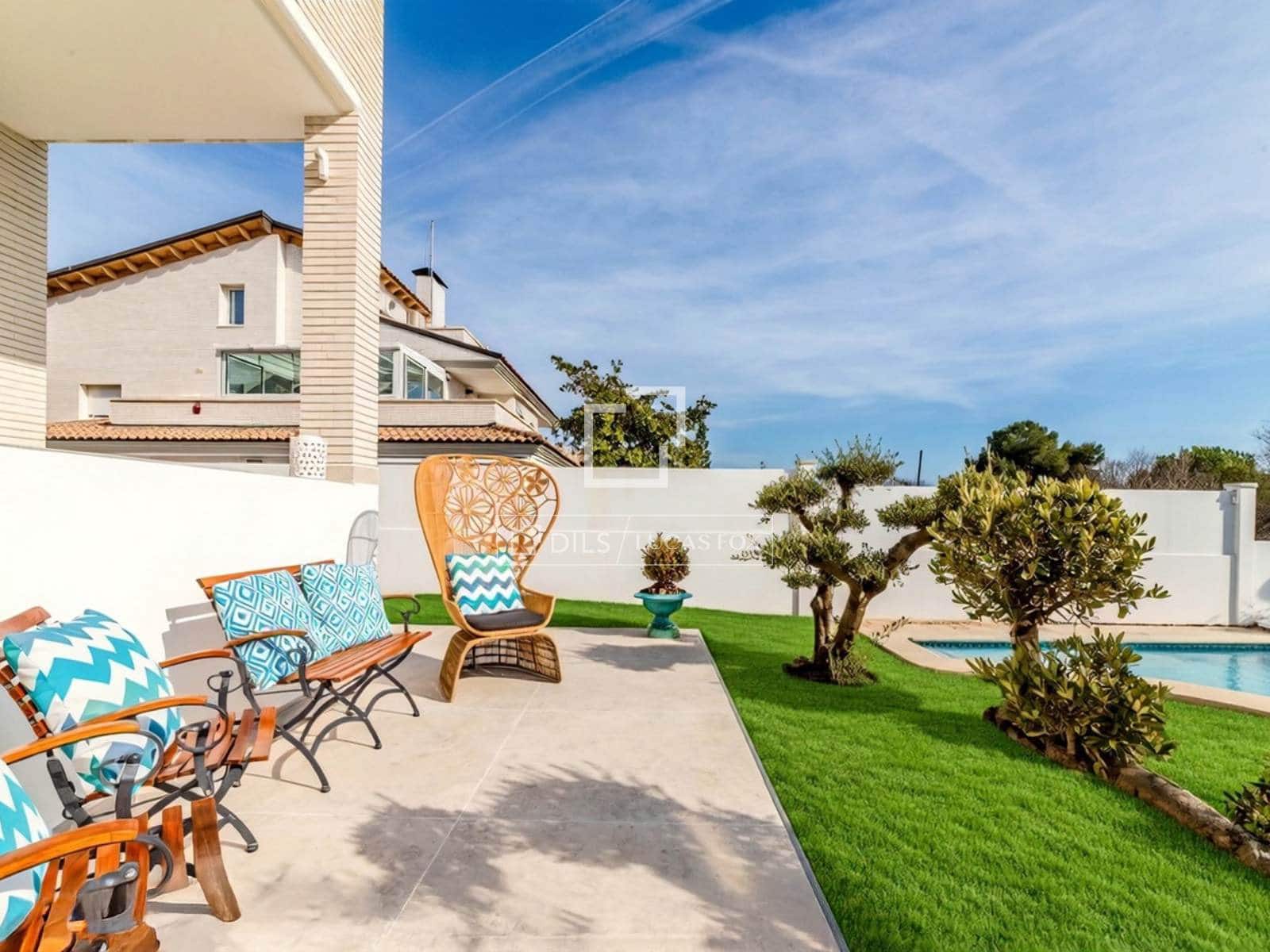 4 soverom Villa til salgs i Sitges med svømmebasseng garasje - € 1 295 000 (Ref: 9635022)