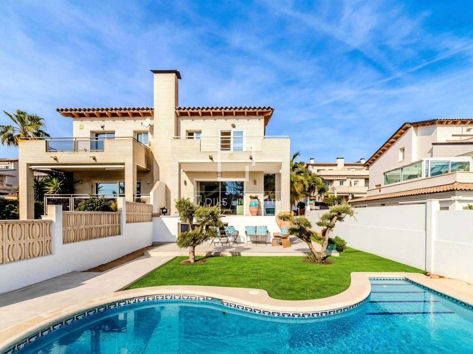 4 soverom Villa til salgs i Sitges med svømmebasseng garasje - € 1 295 000 (Ref: 9635022)