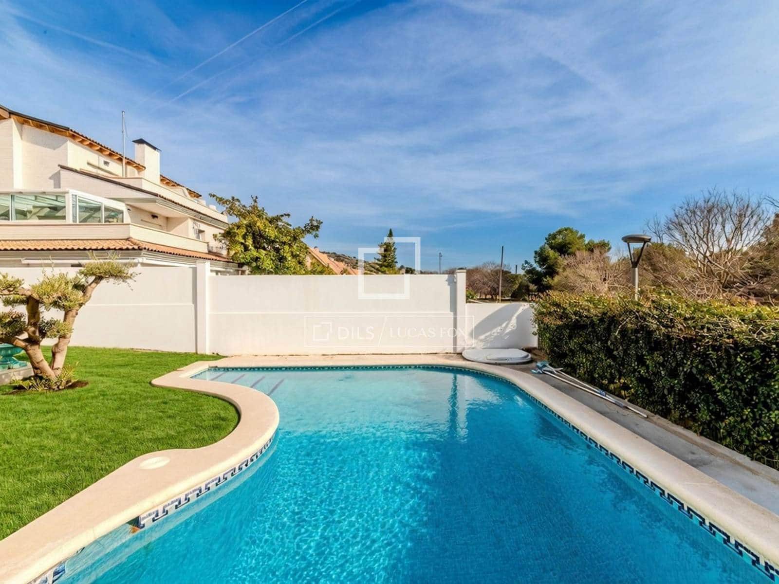 4 soverom Villa til salgs i Sitges med svømmebasseng garasje - € 1 295 000 (Ref: 9635022)