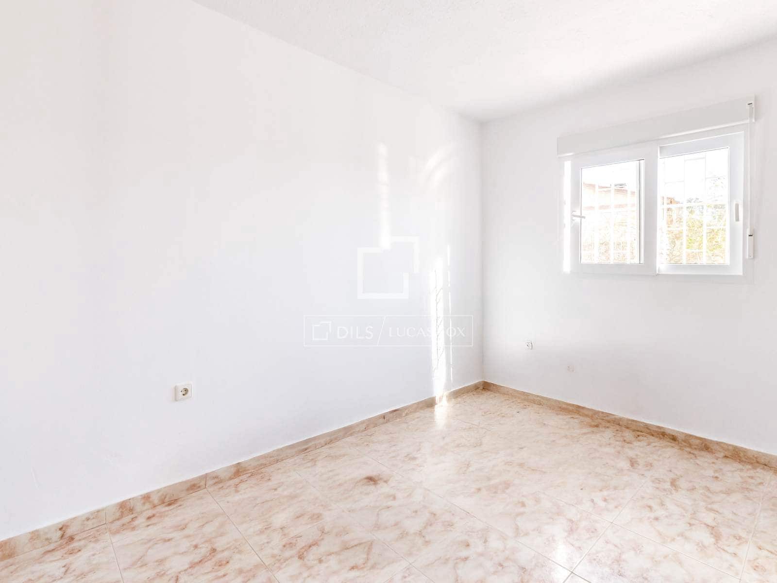 5 bedroom Villa for sale in Olivella with pool garage - € 495,000 (Ref: 9635057)