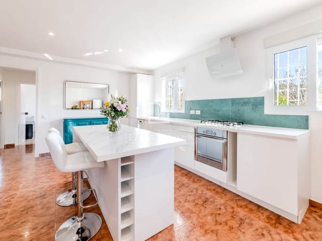 5 Zimmer Villa zu verkaufen in Olivella mit Pool Garage - 495.000 € (Ref: 9635057)