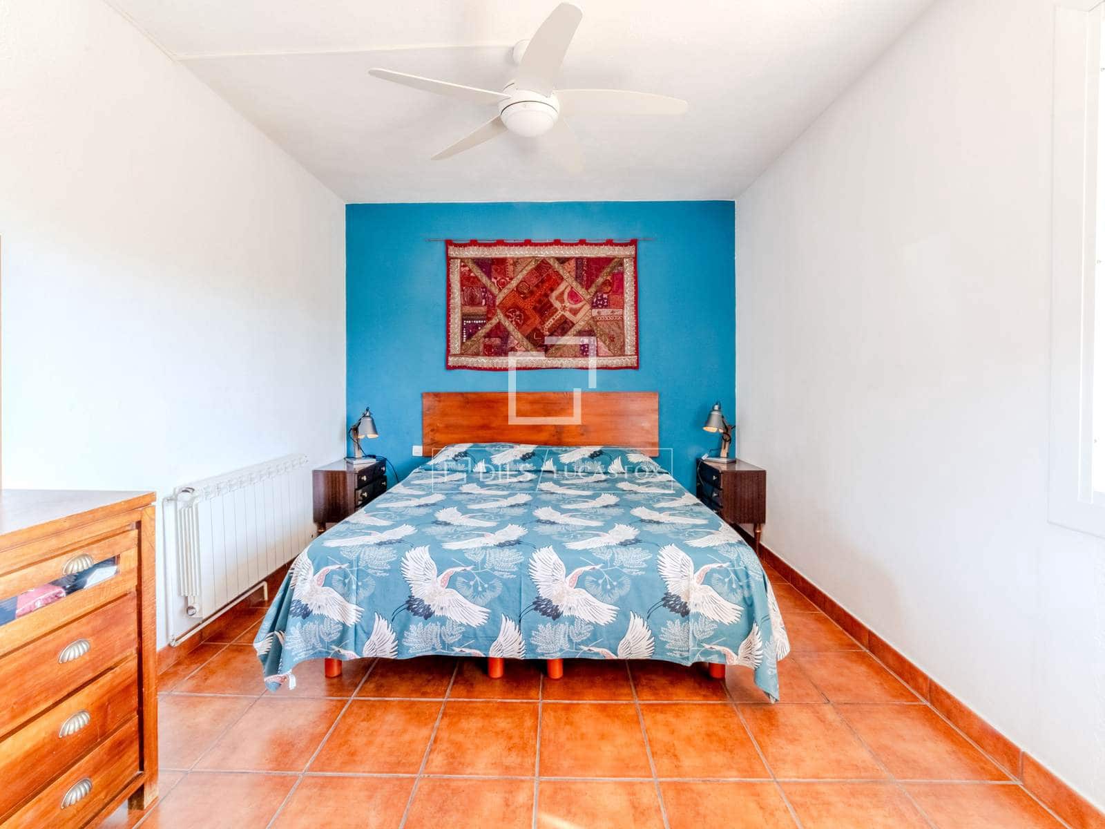 5 bedroom Villa for sale in Olivella with pool garage - € 495,000 (Ref: 9635057)