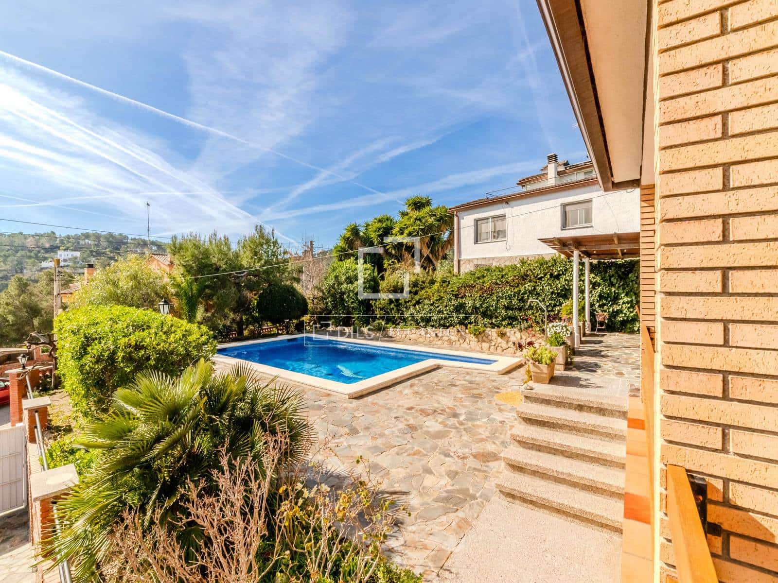 5 bedroom Villa for sale in Olivella with pool garage - € 495,000 (Ref: 9635057)