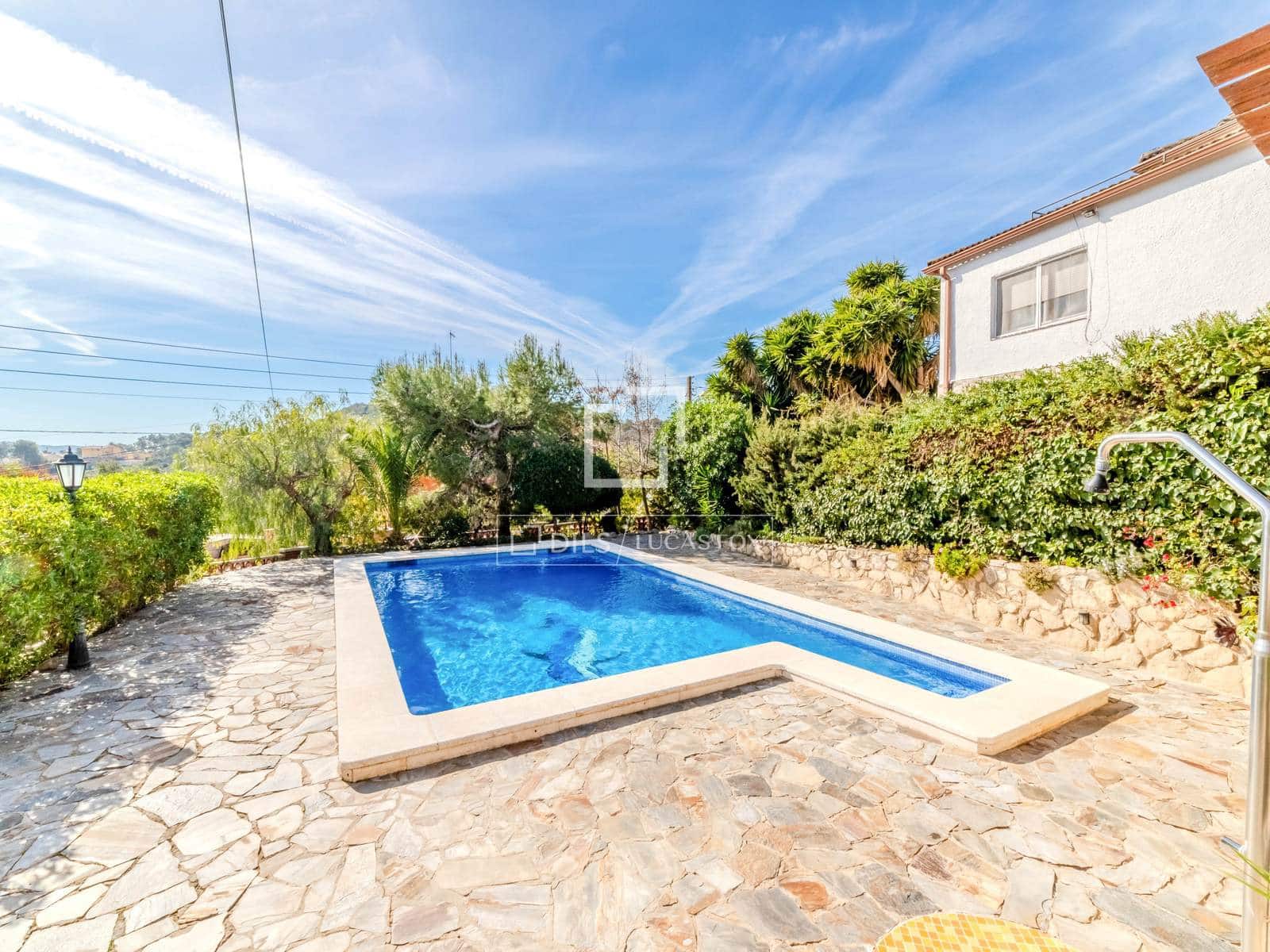 5 bedroom Villa for sale in Olivella with pool garage - € 495,000 (Ref: 9635057)