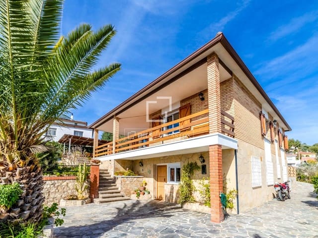 5 Zimmer Villa zu verkaufen in Olivella mit Pool Garage - 495.000 € (Ref: 9635057)