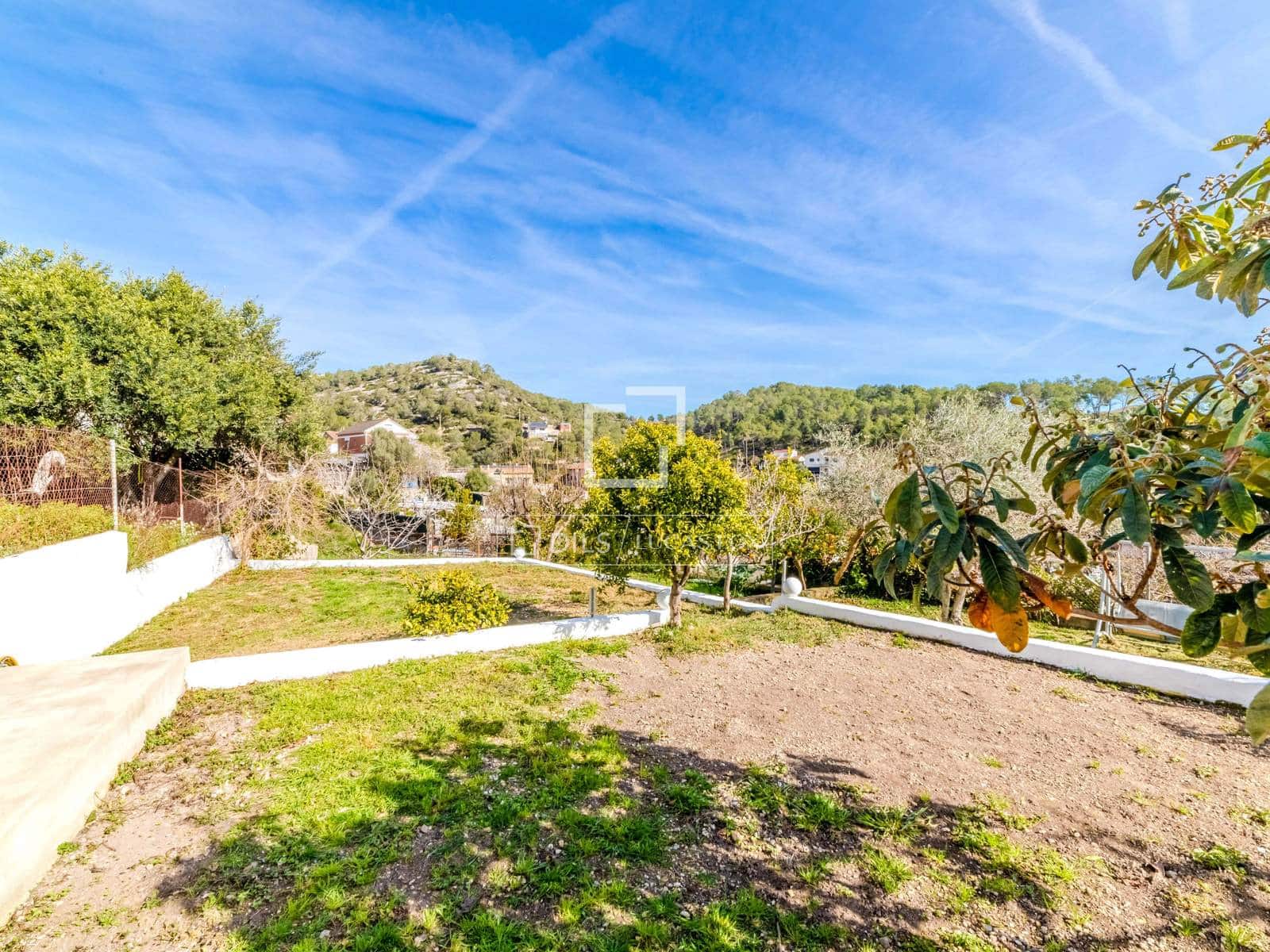 5 bedroom Villa for sale in Olivella with pool garage - € 495,000 (Ref: 9635057)