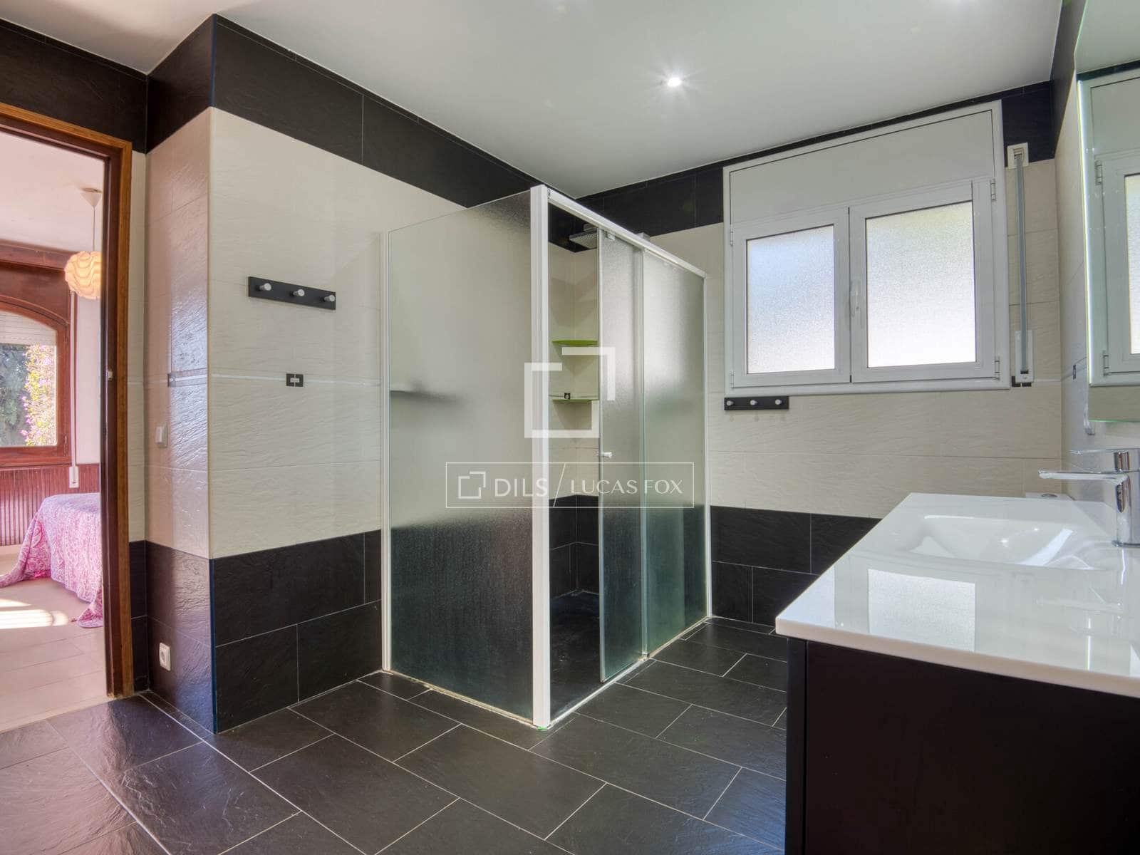 5 quarto Moradia para venda em S'Agaro com piscina garagem - 850 000 € (Ref: 9635058)