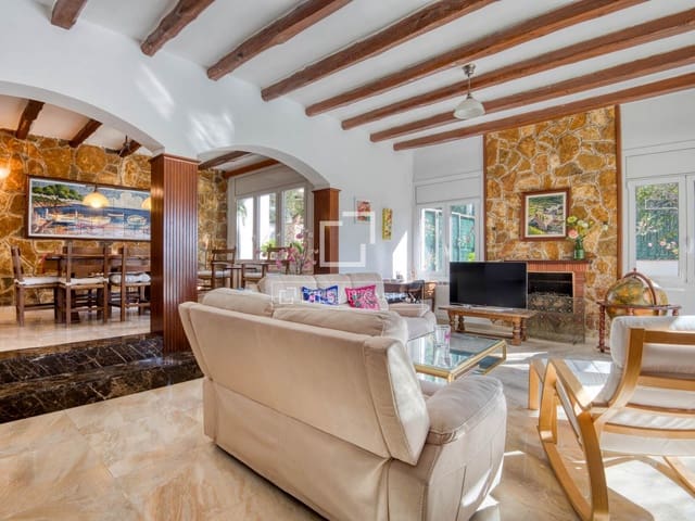 5 quarto Moradia para venda em S'Agaro, Castell-Platja d'Aro com piscina garagem - 850 000 € (Ref: 9635058)