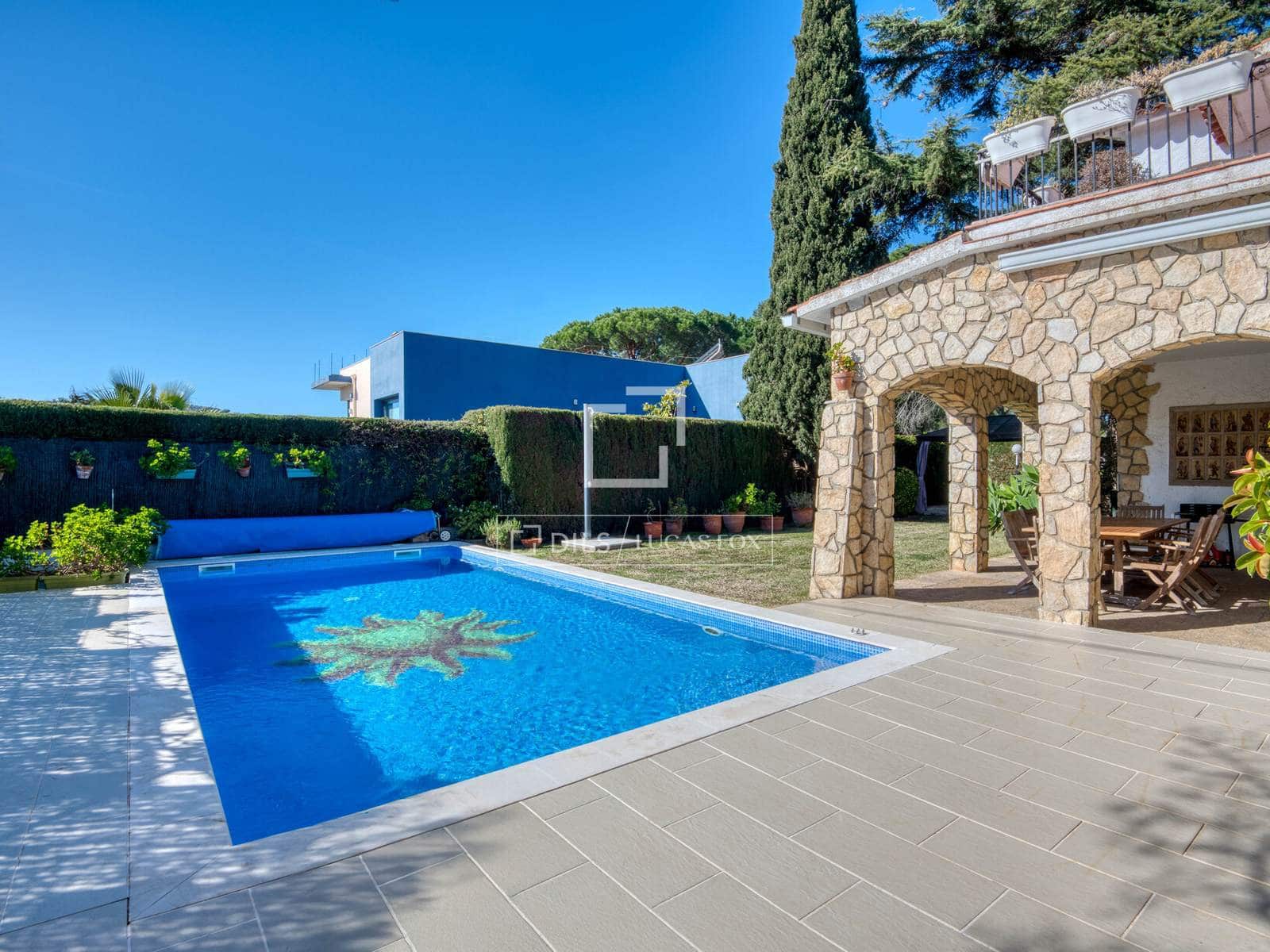 5 quarto Moradia para venda em S'Agaro com piscina garagem - 850 000 € (Ref: 9635058)