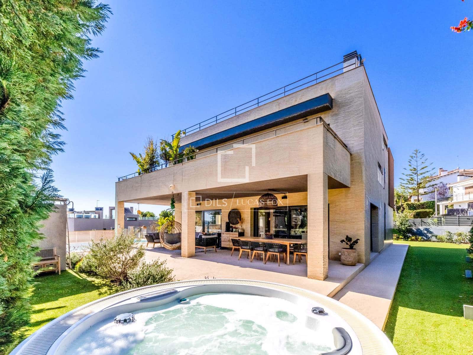 6 sypialnia Willa na sprzedaż w Sitges z basenem garażem - 1 750 000 € (Ref: 9635059)