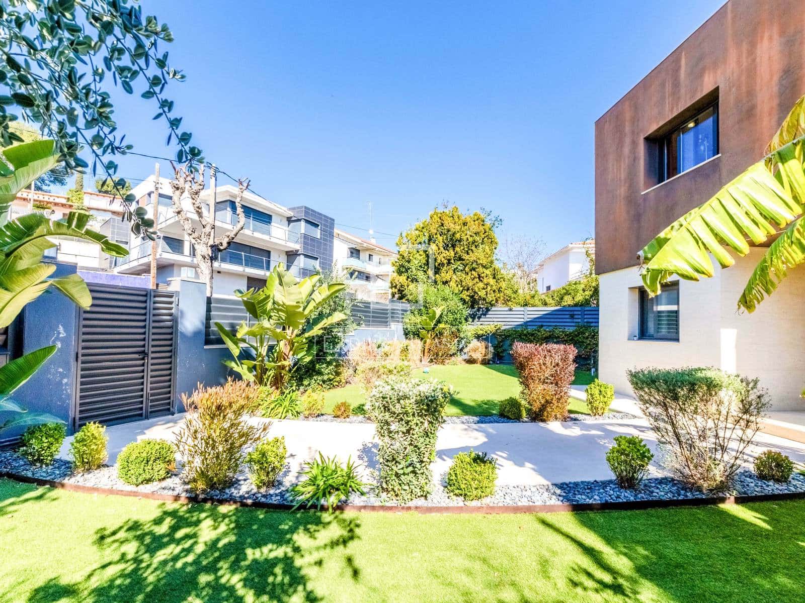 6 sypialnia Willa na sprzedaż w Sitges z basenem garażem - 1 750 000 € (Ref: 9635059)