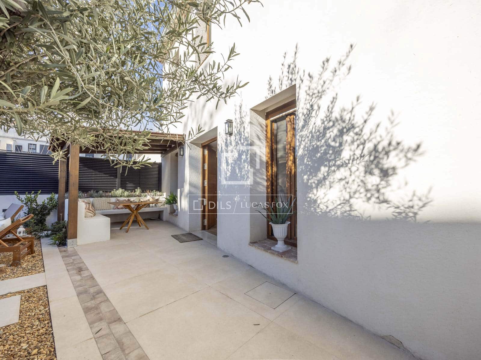 5 makuuhuone Huvila vuokrattavana paikassa Valencia kaupunki mukana uima-altaan 
autotalli - 5 500 € (Ref: 9635060)