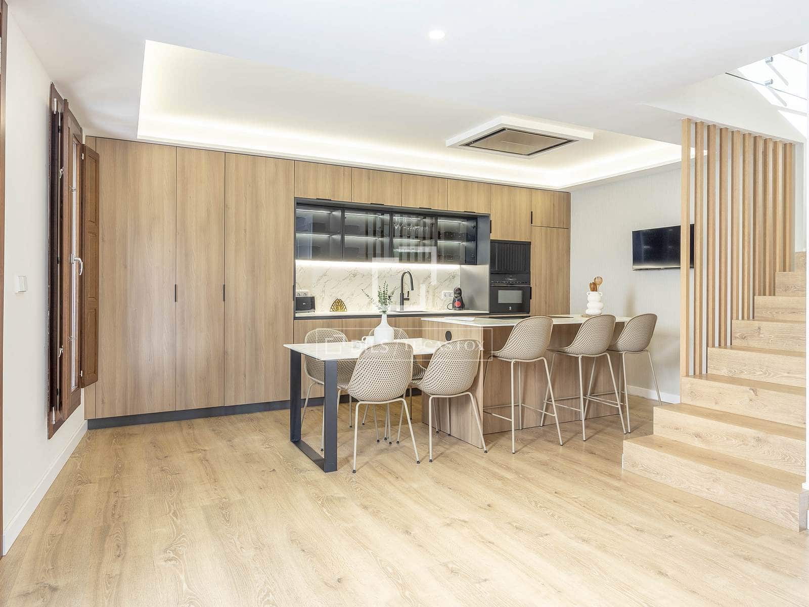 5 makuuhuone Huvila vuokrattavana paikassa Valencia kaupunki mukana uima-altaan 
autotalli - 5 500 € (Ref: 9635060)