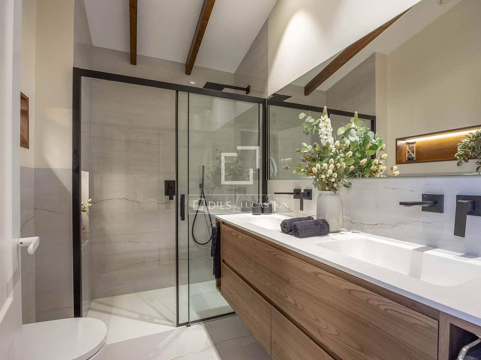 5 makuuhuone Huvila vuokrattavana paikassa Valencia kaupunki mukana uima-altaan 
autotalli - 5 500 € (Ref: 9635060)