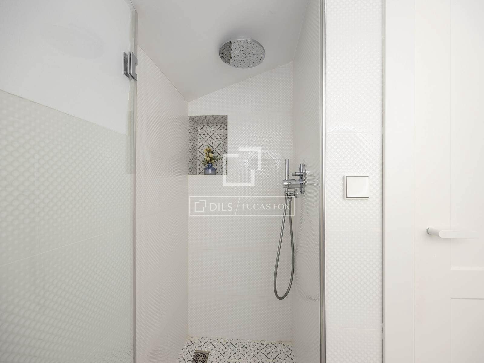 5 makuuhuone Huvila vuokrattavana paikassa Valencia kaupunki mukana uima-altaan 
autotalli - 5 500 € (Ref: 9635060)