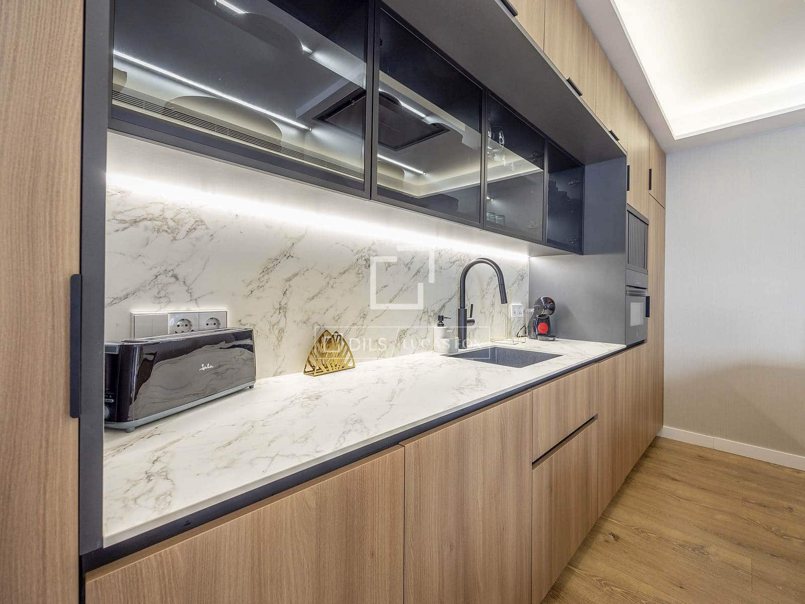 5 makuuhuone Huvila vuokrattavana paikassa Valencia kaupunki mukana uima-altaan 
autotalli - 5 500 € (Ref: 9635060)