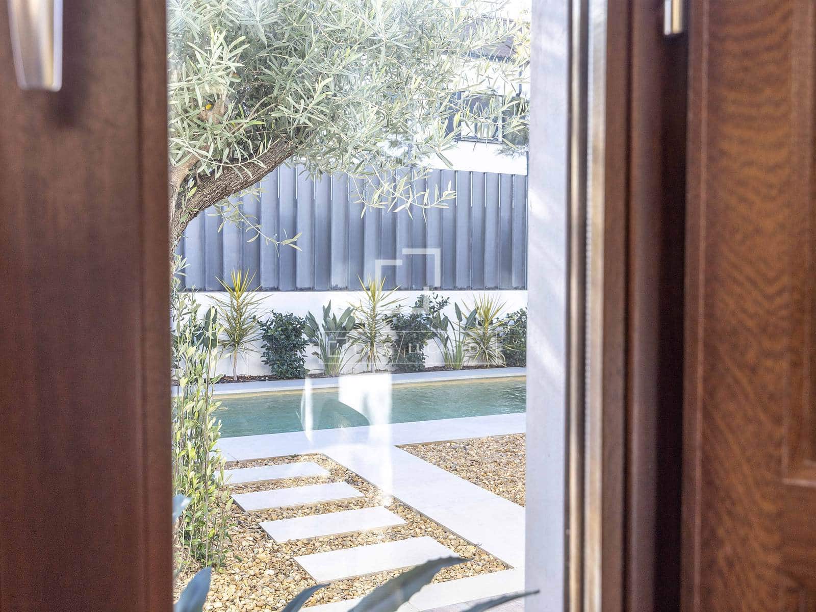 5 makuuhuone Huvila vuokrattavana paikassa Valencia kaupunki mukana uima-altaan 
autotalli - 5 500 € (Ref: 9635060)