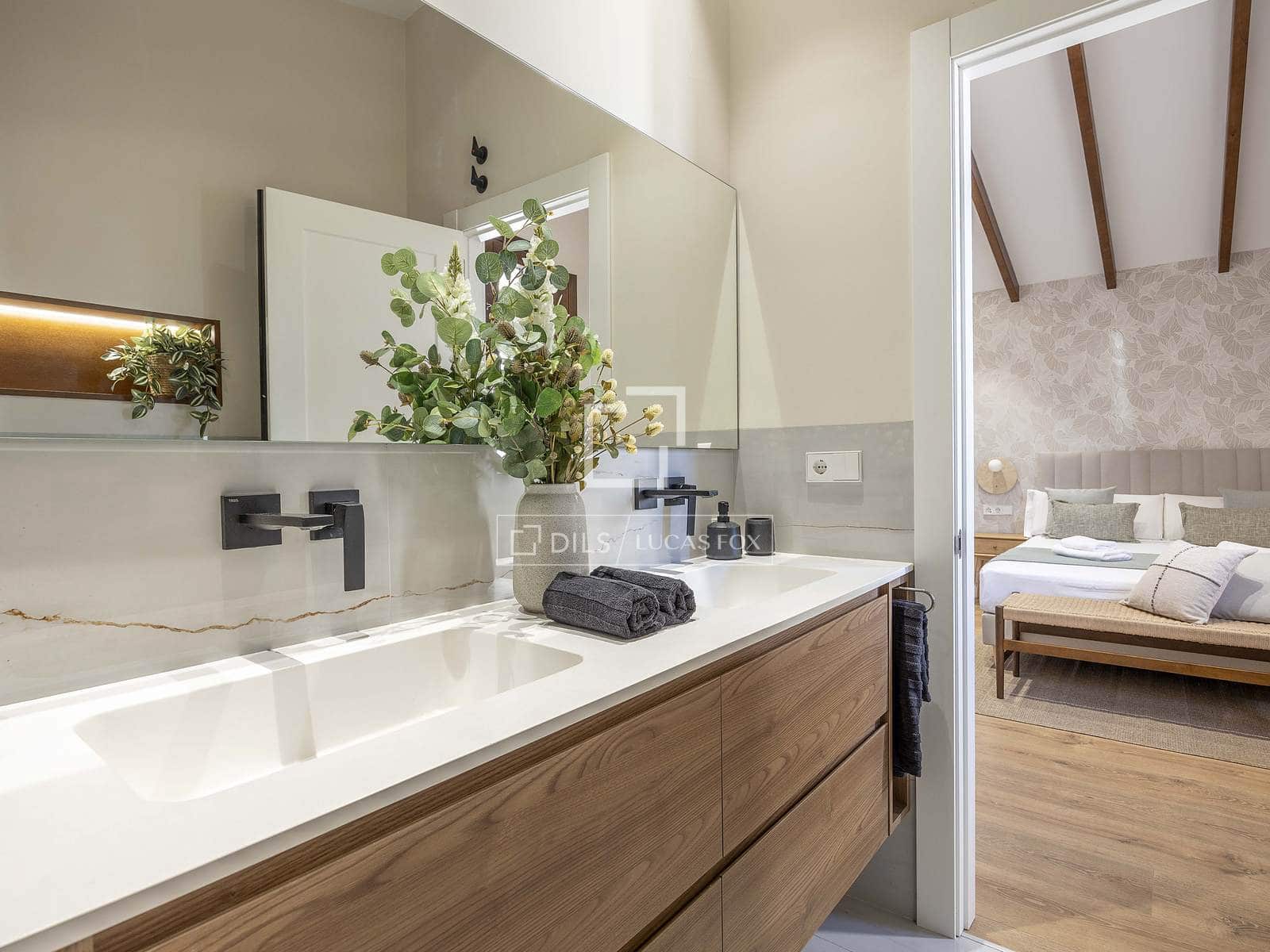 5 makuuhuone Huvila vuokrattavana paikassa Valencia kaupunki mukana uima-altaan 
autotalli - 5 500 € (Ref: 9635060)