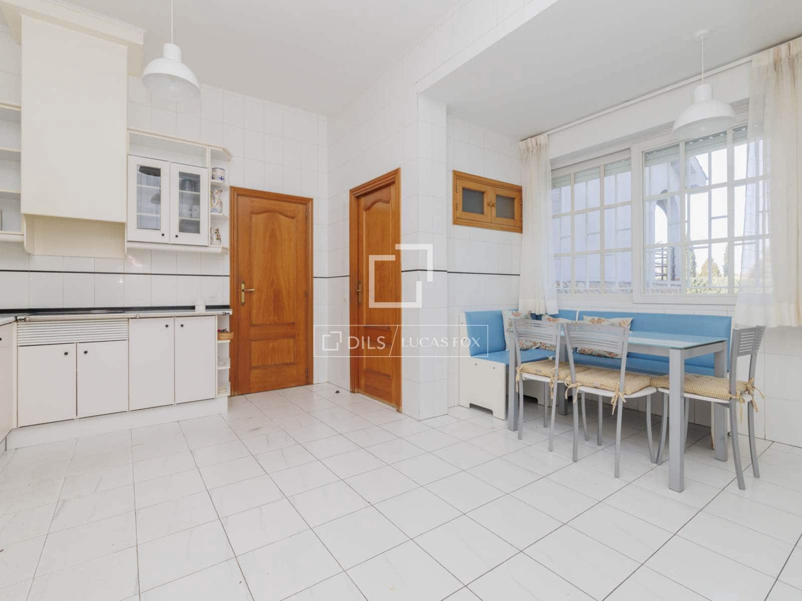 6 makuuhuone Huvila myytävänä paikassa Pozuelo de Alarcon mukana uima-altaan 
autotalli - 2 250 000 € (Ref: 9638877)