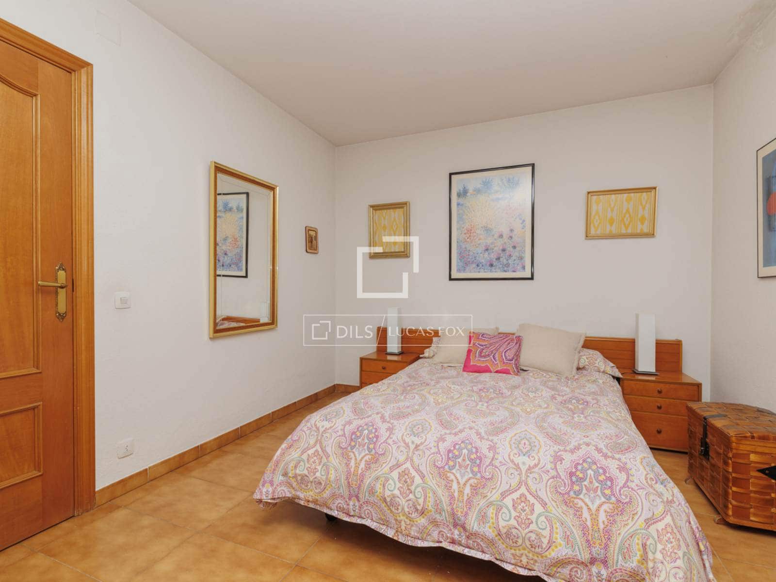 6 makuuhuone Huvila myytävänä paikassa Pozuelo de Alarcon mukana uima-altaan 
autotalli - 2 250 000 € (Ref: 9638877)