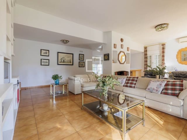 6 makuuhuone Huvila myytävänä paikassa Pozuelo de Alarcón mukana uima-altaan 
autotalli - 2 250 000 € (Ref: 9638877)