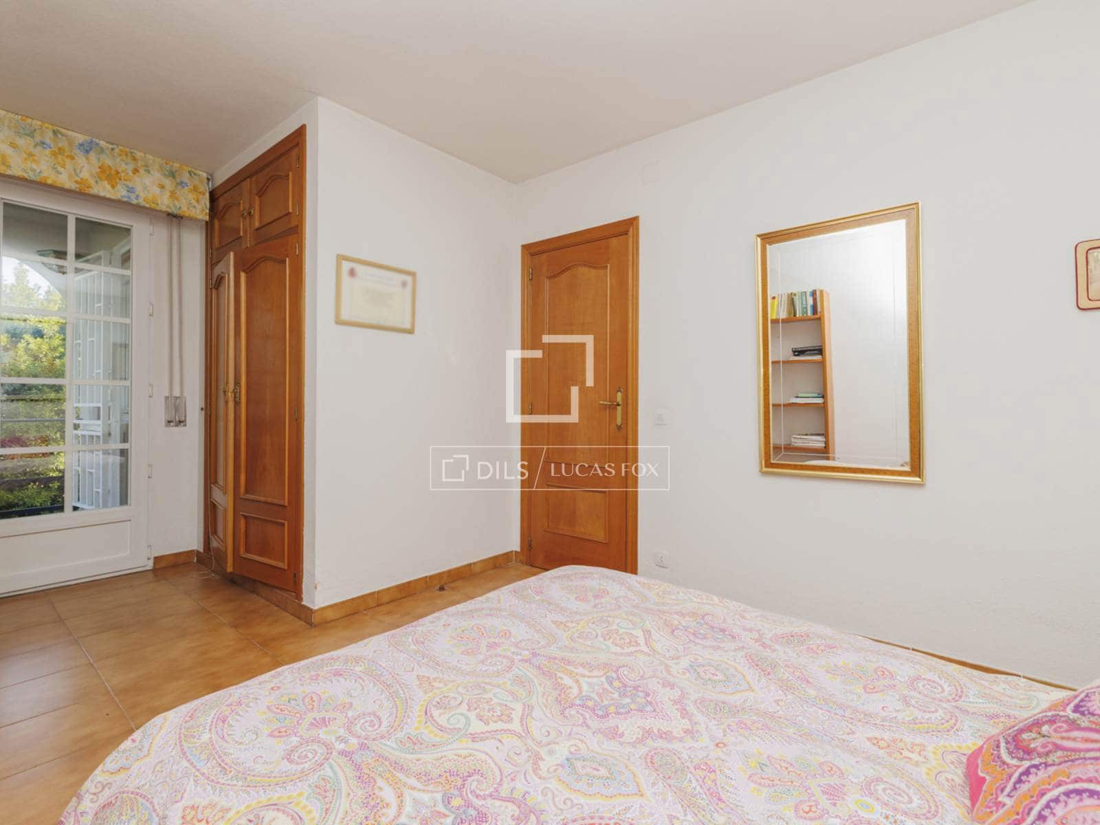 6 makuuhuone Huvila myytävänä paikassa Pozuelo de Alarcon mukana uima-altaan 
autotalli - 2 250 000 € (Ref: 9638877)