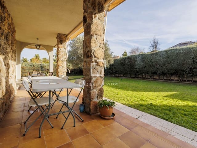 6 makuuhuone Huvila myytävänä paikassa Pozuelo de Alarcón mukana uima-altaan 
autotalli - 2 250 000 € (Ref: 9638877)