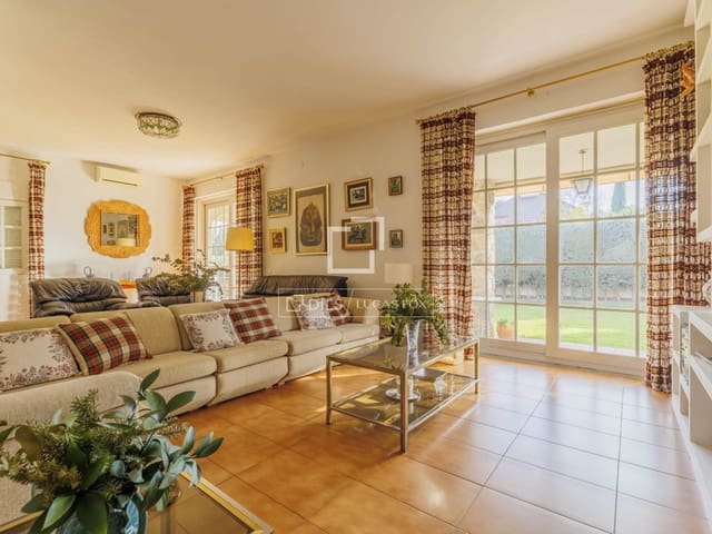 6 makuuhuone Huvila myytävänä paikassa Pozuelo de Alarcón mukana uima-altaan 
autotalli - 2 250 000 € (Ref: 9638877)