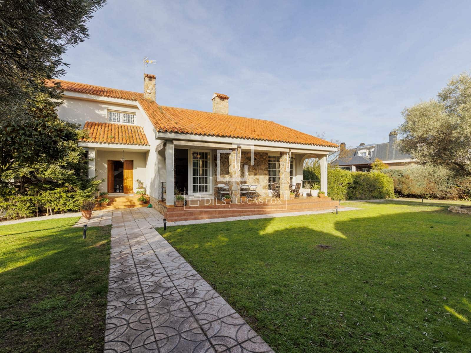 6 makuuhuone Huvila myytävänä paikassa Pozuelo de Alarcon mukana uima-altaan 
autotalli - 2 250 000 € (Ref: 9638877)