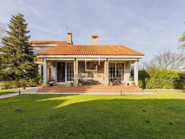 6 makuuhuone Huvila myytävänä paikassa Pozuelo de Alarcón mukana uima-altaan 
autotalli - 2 250 000 € (Ref: 9638877)