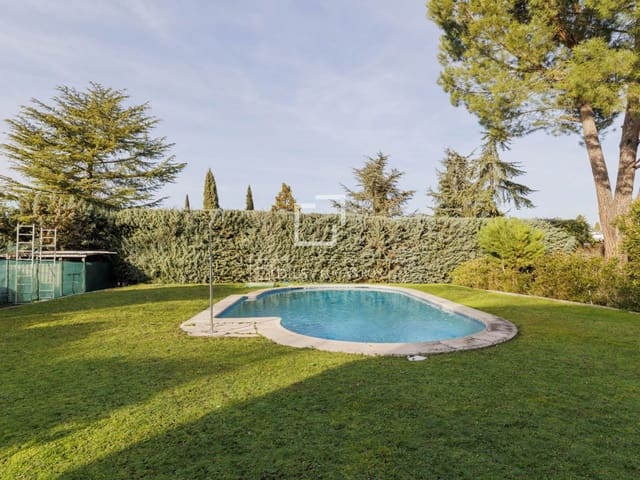 6 makuuhuone Huvila myytävänä paikassa Pozuelo de Alarcón mukana uima-altaan 
autotalli - 2 250 000 € (Ref: 9638877)