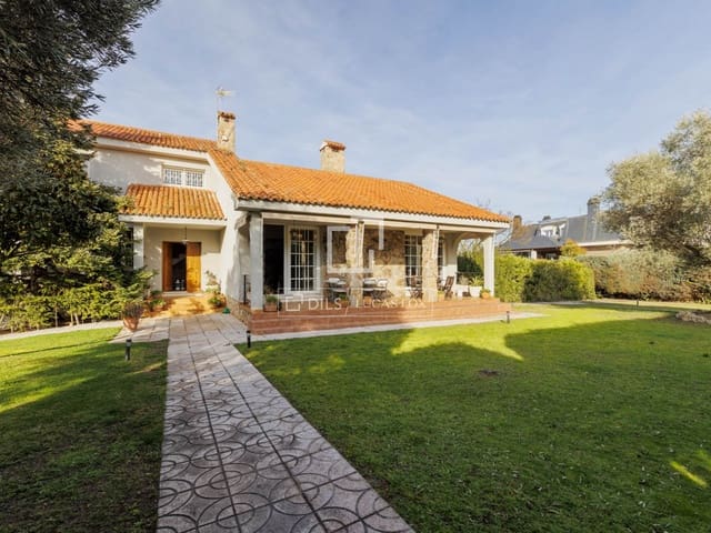 6 makuuhuone Huvila myytävänä paikassa Pozuelo de Alarcón mukana uima-altaan 
autotalli - 2 250 000 € (Ref: 9638877)