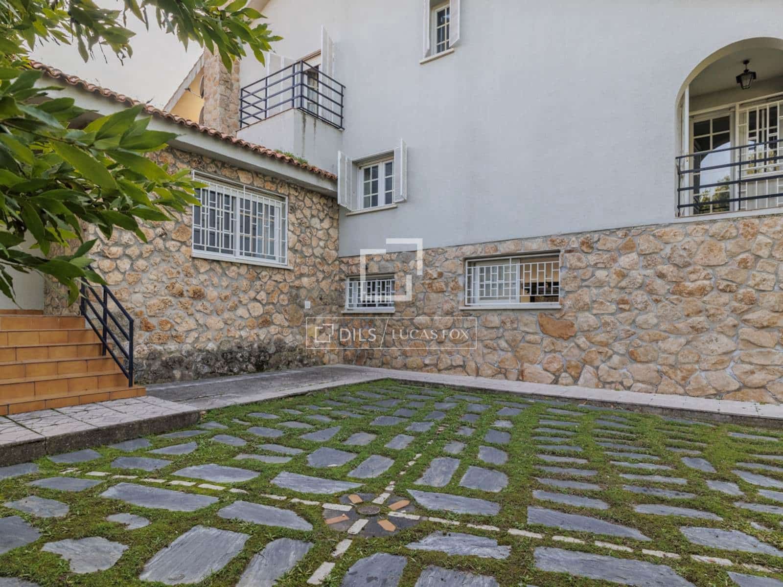 6 makuuhuone Huvila myytävänä paikassa Pozuelo de Alarcon mukana uima-altaan 
autotalli - 2 250 000 € (Ref: 9638877)