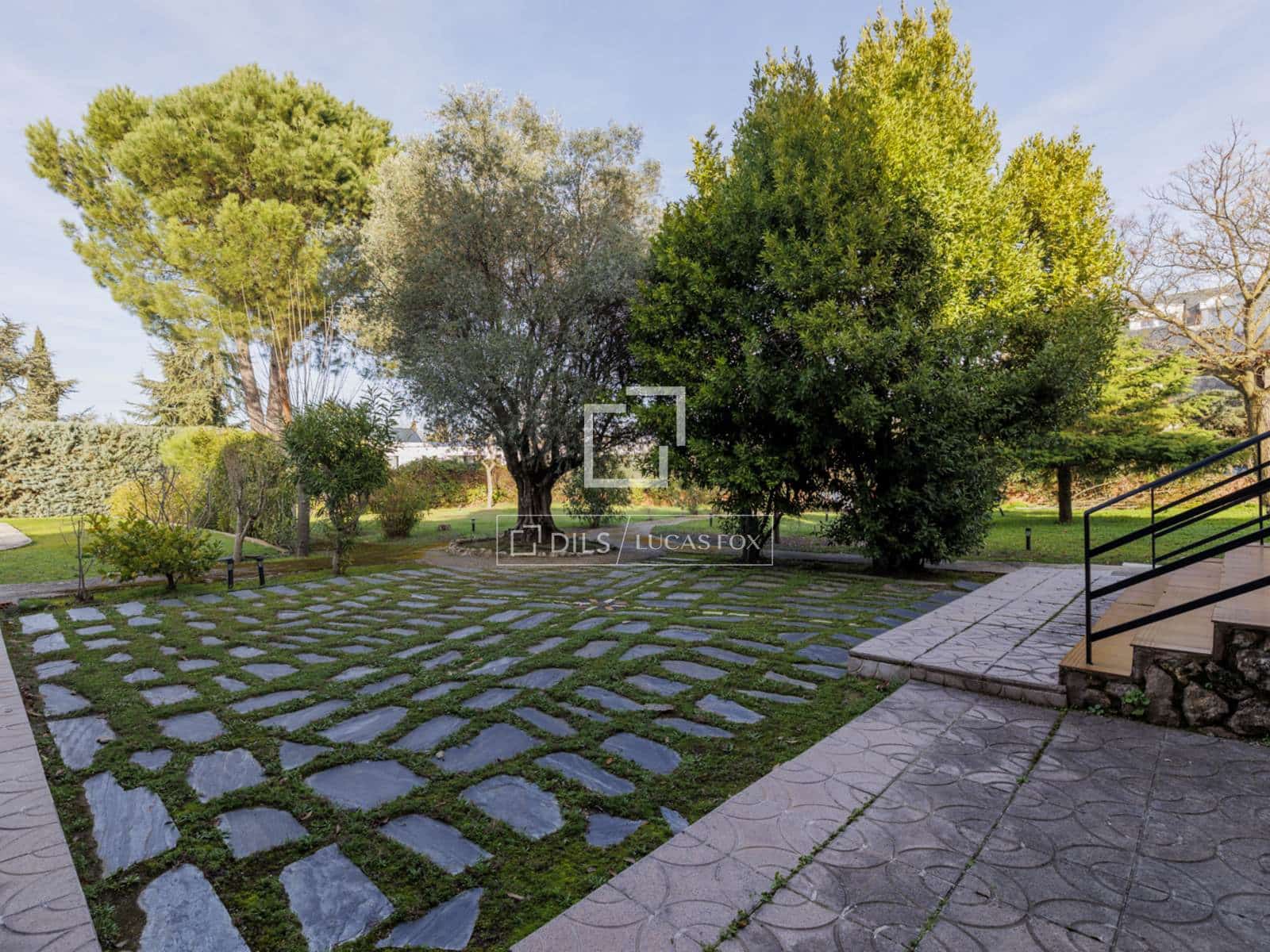 6 makuuhuone Huvila myytävänä paikassa Pozuelo de Alarcon mukana uima-altaan 
autotalli - 2 250 000 € (Ref: 9638877)