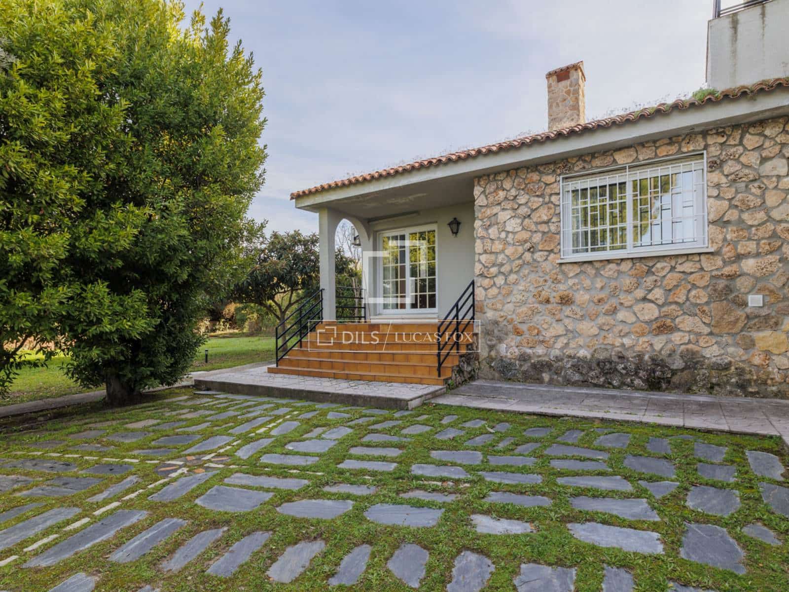 6 makuuhuone Huvila myytävänä paikassa Pozuelo de Alarcon mukana uima-altaan 
autotalli - 2 250 000 € (Ref: 9638877)