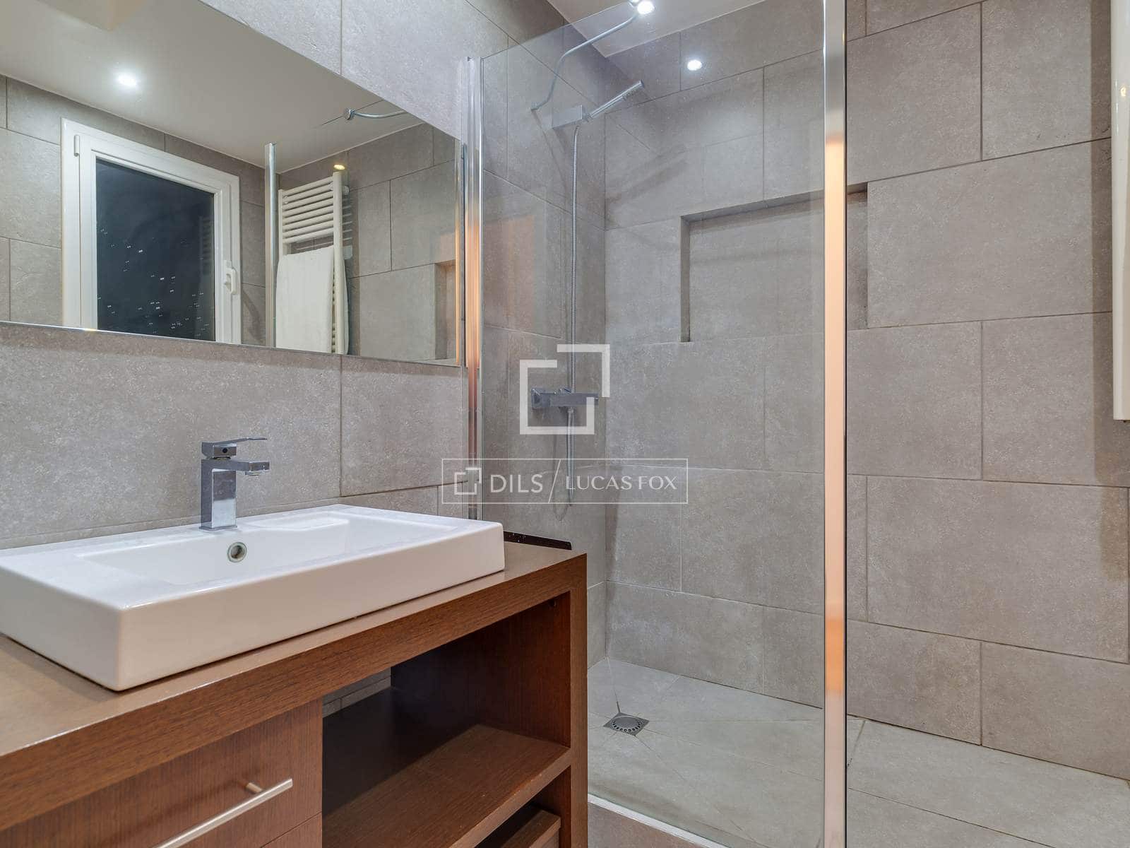 Appartement de 2 chambres à louer à Barcelone ville - 1 995 € (Ref: 9640941)