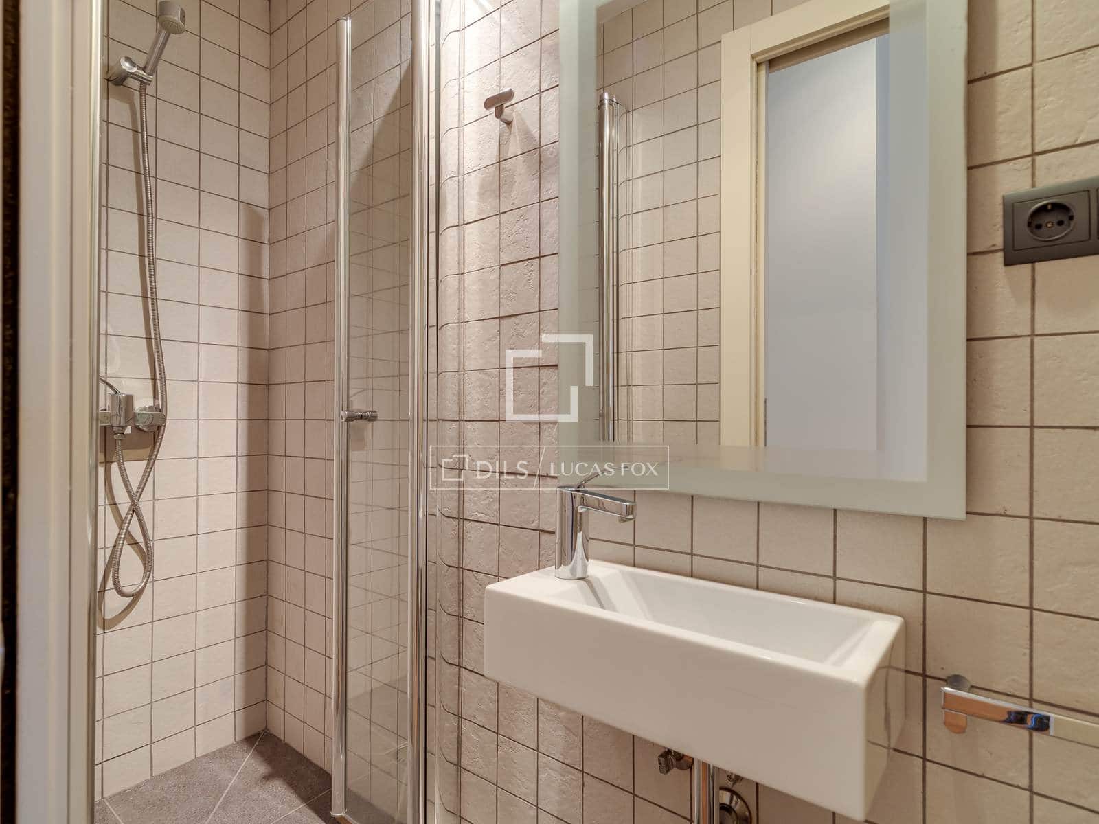 Appartement de 2 chambres à louer à Barcelone ville - 1 995 € (Ref: 9640941)