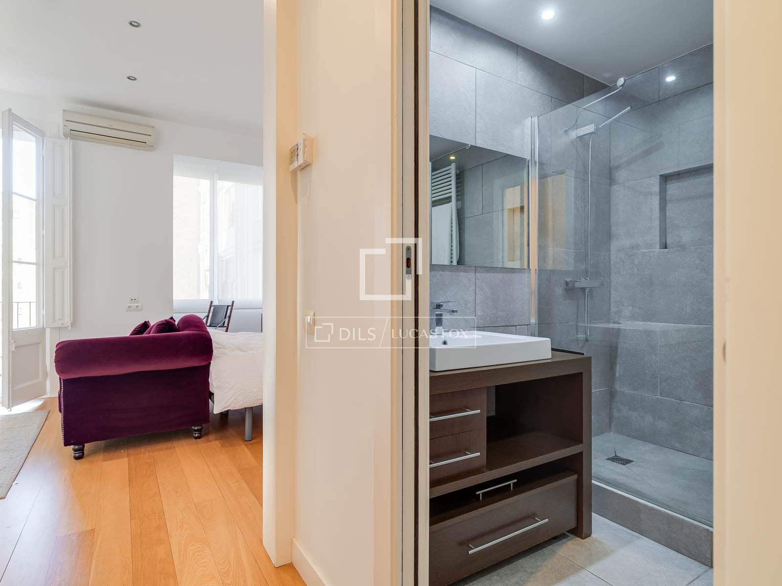 Appartement de 2 chambres à louer à Barcelone ville - 1 995 € (Ref: 9640941)