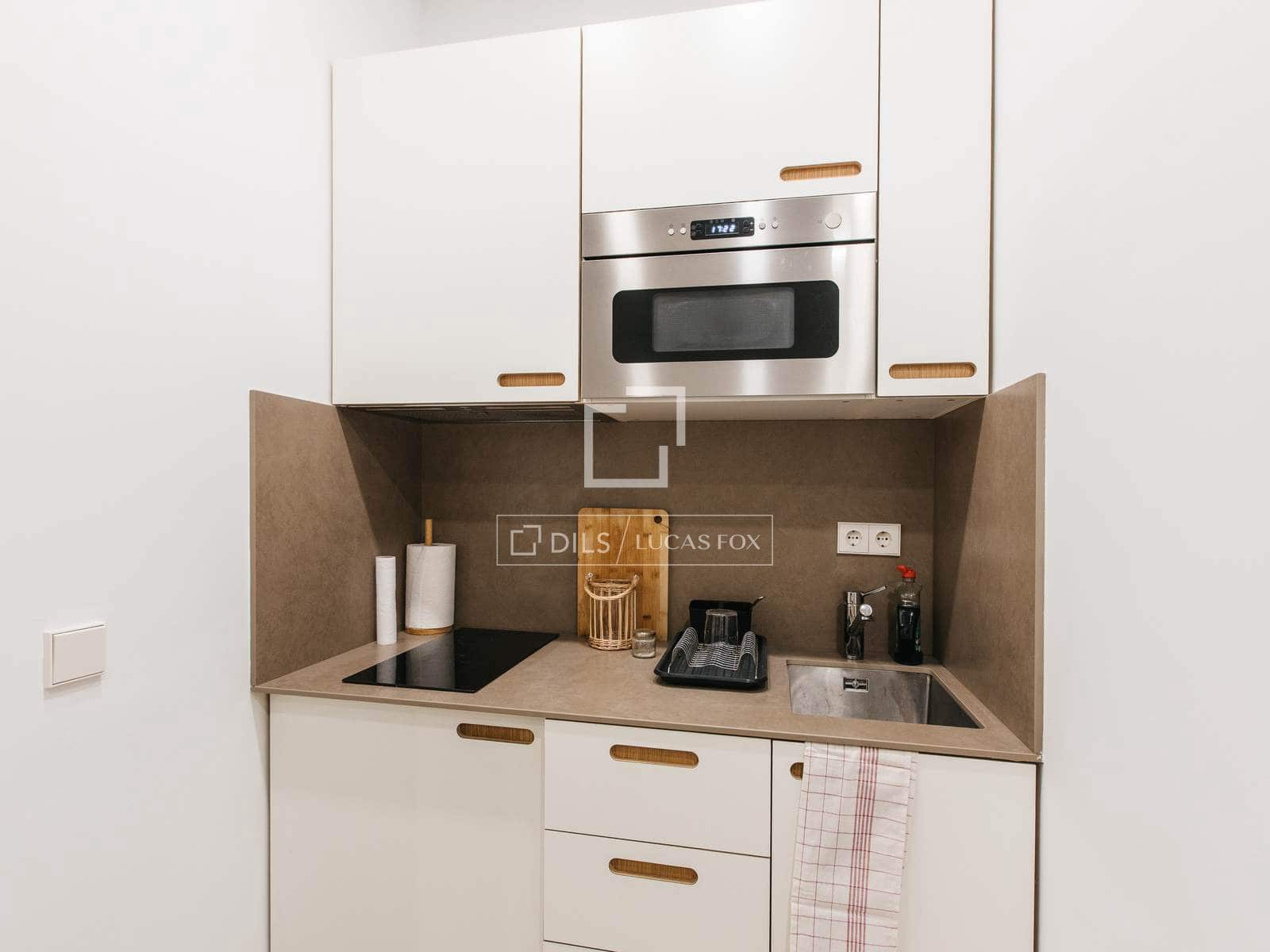 Lejlighed til leje i Madrid by - € 1.600 (Ref: 9640942)