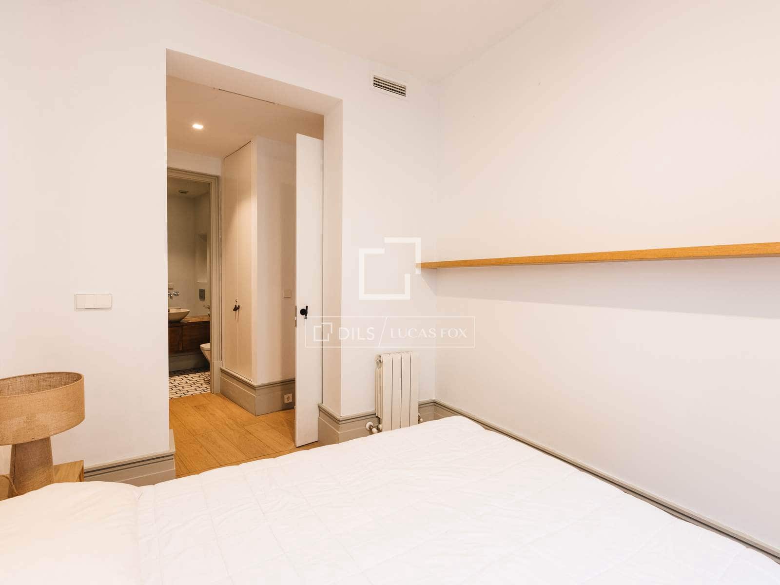 2 quarto Apartamento para arrendar em Madrid cidade - 4 500 € (Ref: 9640943)