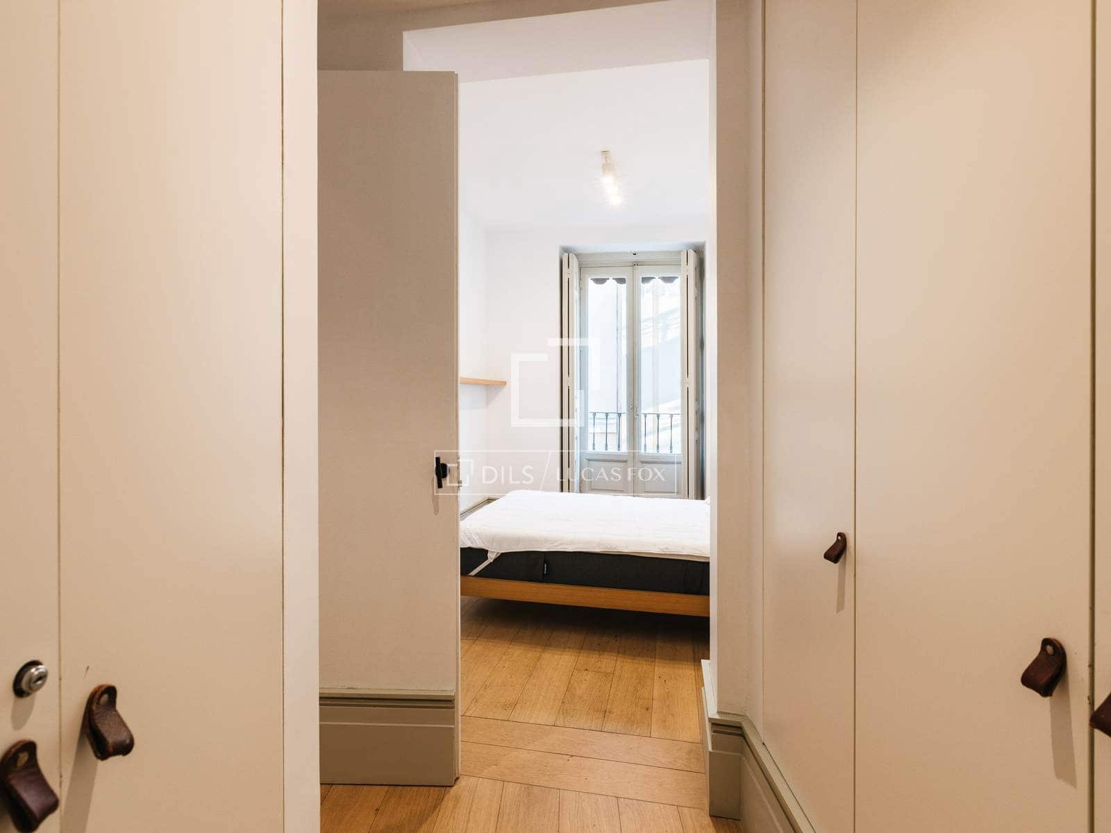 2 quarto Apartamento para arrendar em Madrid cidade - 4 500 € (Ref: 9640943)