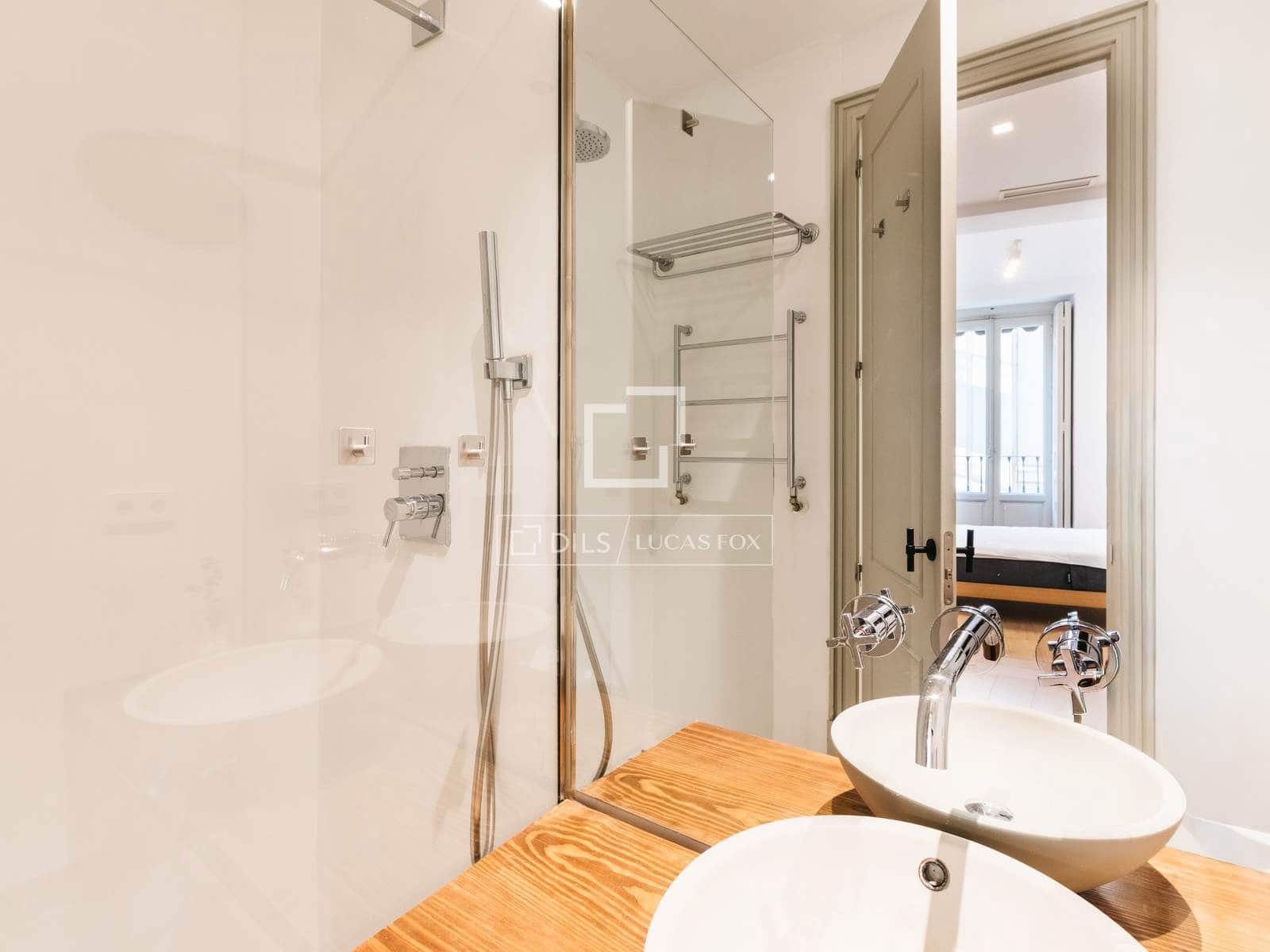 2 quarto Apartamento para arrendar em Madrid cidade - 4 500 € (Ref: 9640943)