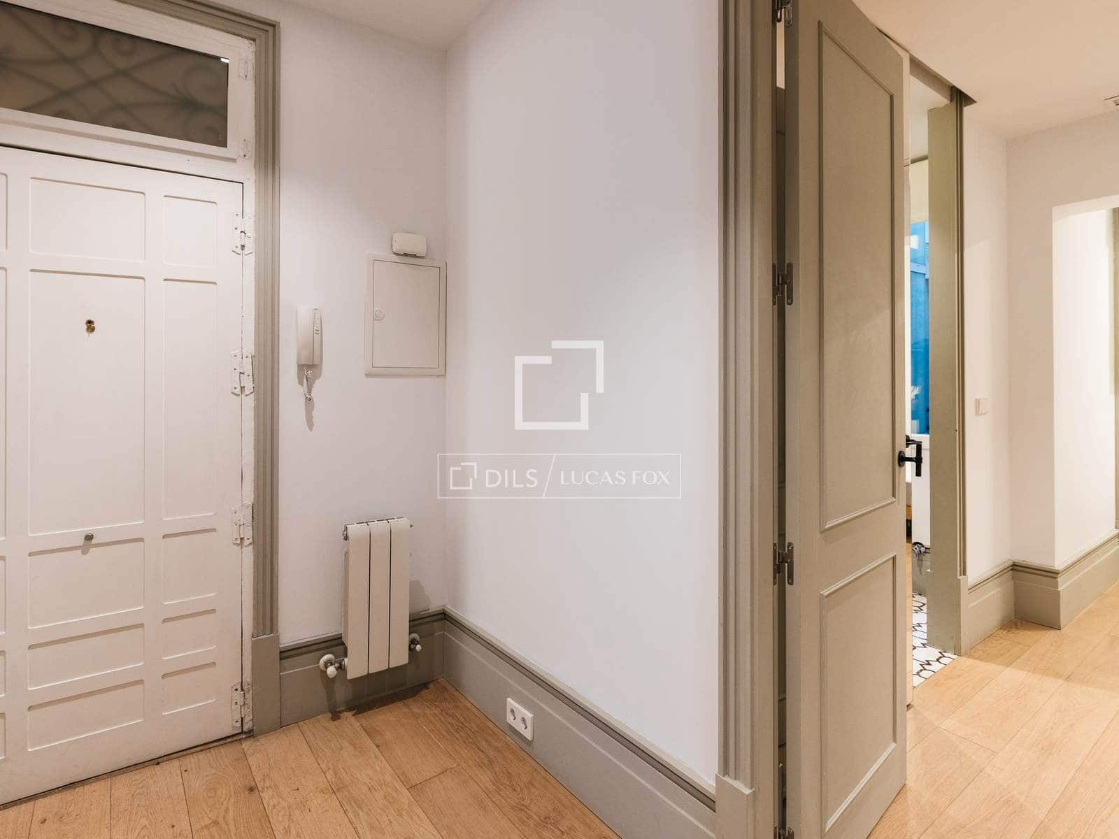 2 quarto Apartamento para arrendar em Madrid cidade - 4 500 € (Ref: 9640943)